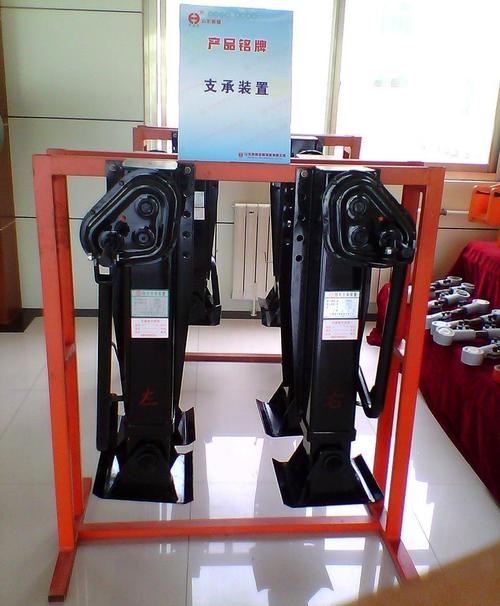 廠家供應(yīng)拖車配件梁山支腿掛車配件機械支腿集裝箱吊車專用腿支撐